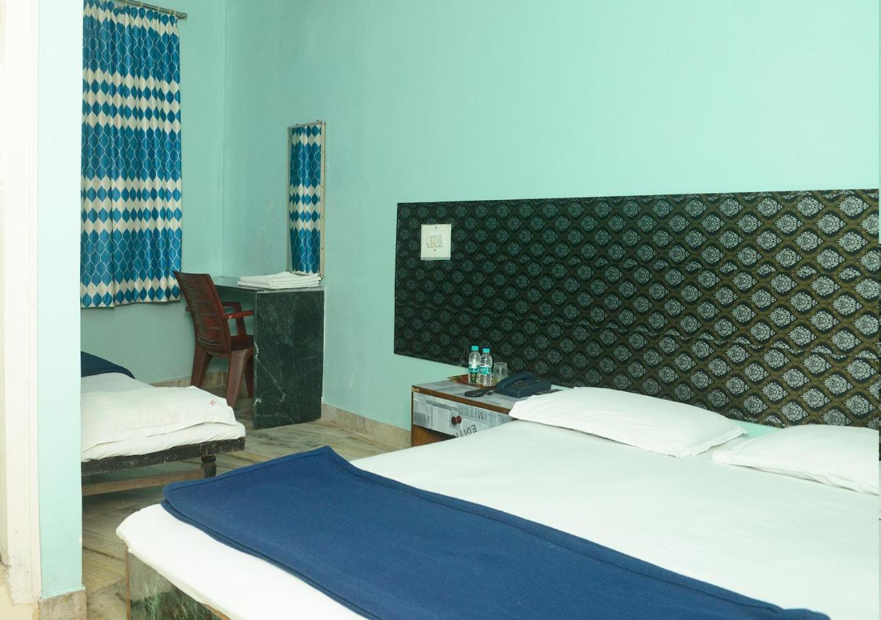 Srk Hotel Mumbai Exterior photo